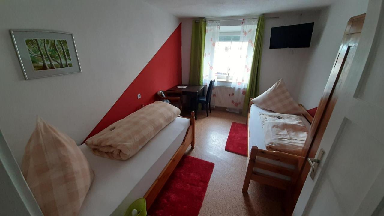 Rosstal Apartmenthaus "Zum Birnbaum" מראה חיצוני תמונה